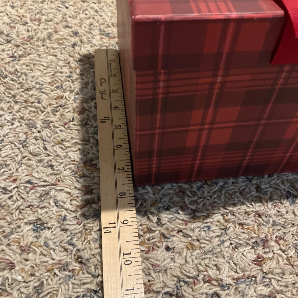 Two Holiday Gift Boxes - Picture 12 of 12